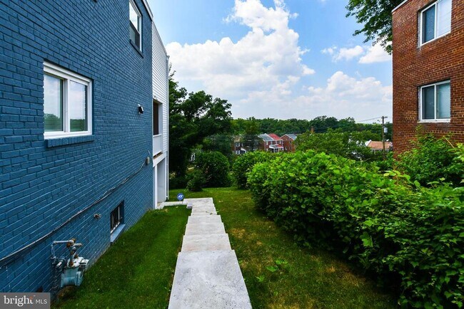 Foto del edificio - 531 Hilltop Terrace SE