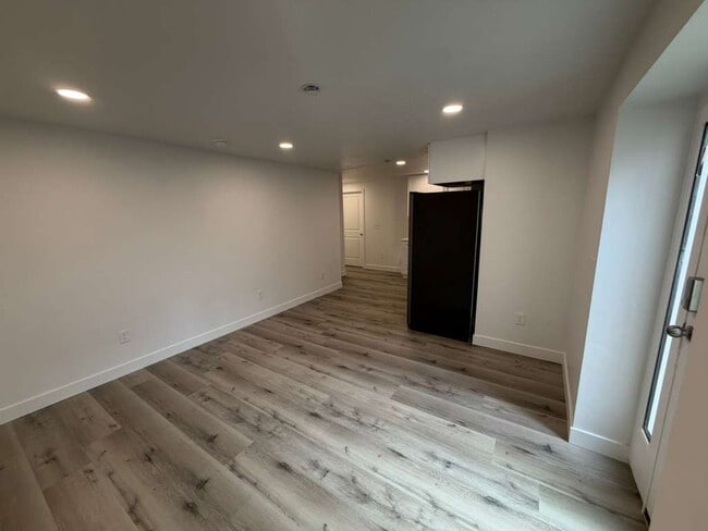Foto del edificio - 63 E Ferndell St