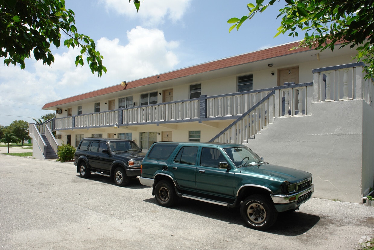 Foto del edificio - 233 7th Ct