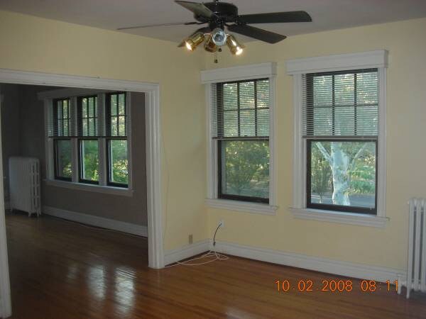 Foto del edificio - 7327 Pershing Ave