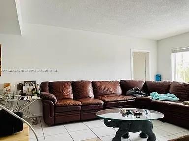 Primary Photo - 1060 Crystal Lake Dr