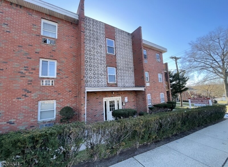 675 Joralemon St, Belleville, NJ 07109 Apartment for Rent in