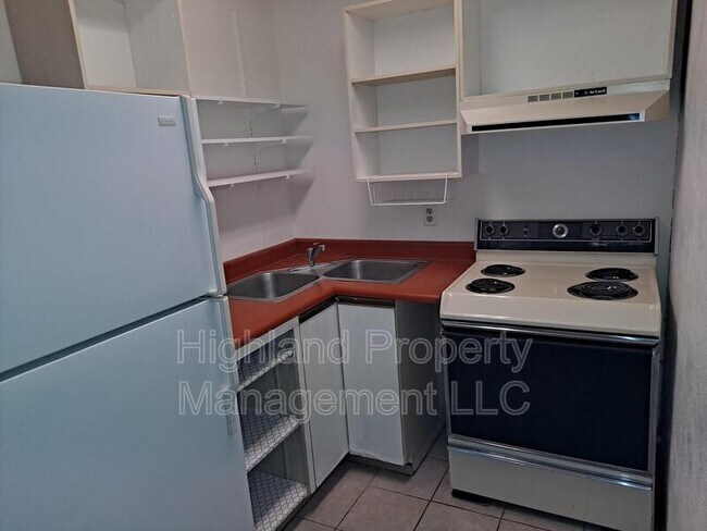 Foto del edificio - 1000 NE Creston Ln