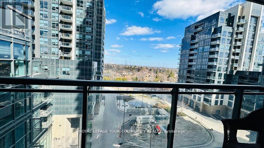 Photo principale - 30-730 Meadowglen Pl