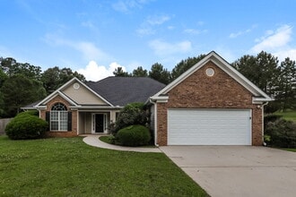 Building Photo - 5567 Katherine Village Dr