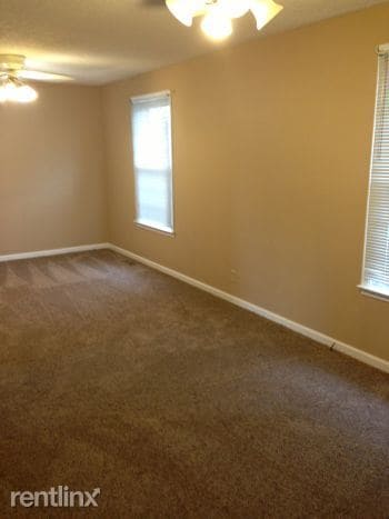 Building Photo - 3085 Woody Ln