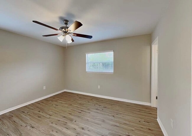 Photo - 1704 Newton St House