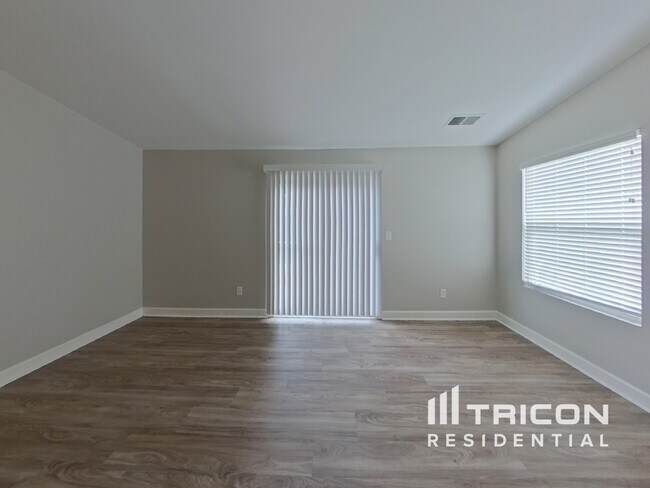 Foto del edificio - 11034 Dry Stone Dr