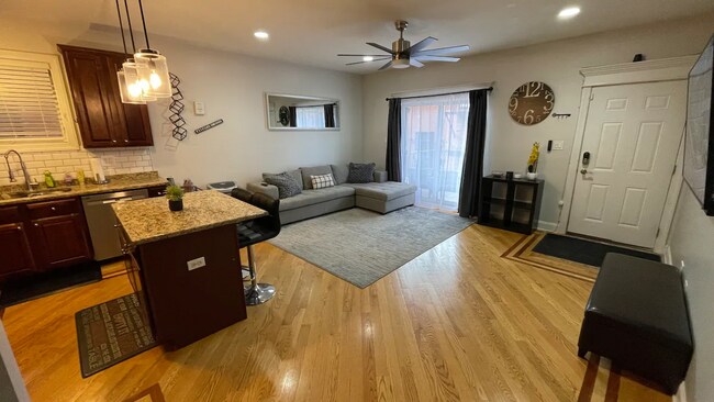 Foto del edificio - 4322 S Forrestville Ave