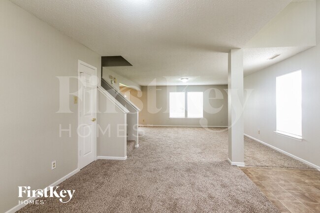 Foto del edificio - 7915 Caraway Pl