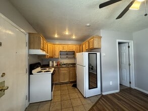 Building Photo - 448 N 400 W
