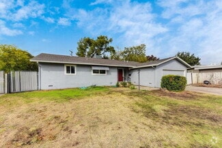 Building Photo - 2458 Town Cir