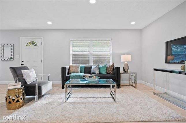 Foto del edificio - 4 br, 2 bath House - 2701 W Juneau St