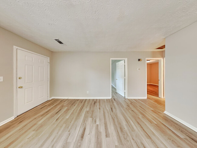 Building Photo - 792 Charleston Ct