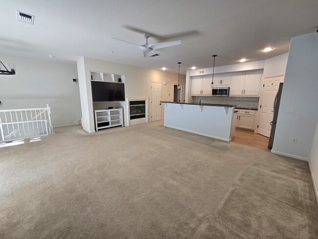 Building Photo - 4353 Fitzwilliam St