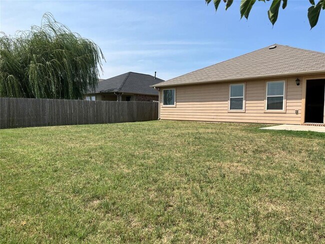Building Photo - 2520 Ressie Ln