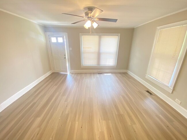 Building Photo - 2bd/1ba Remodeled House off Hwy 29 & Hwy 3 behind Bojangles