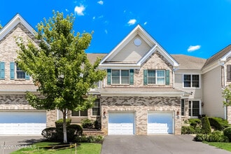 Building Photo - 18 Deepwater Cir