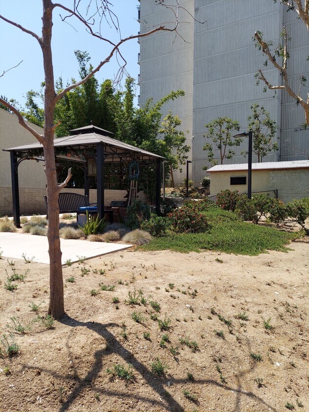 Foto del edificio - 340 S Mesa St