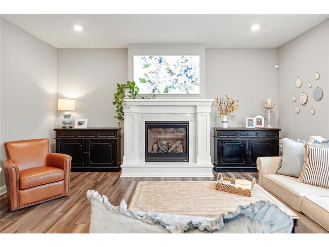 Building Photo - Better than New 4 Bed Home in Inver Grove ...
