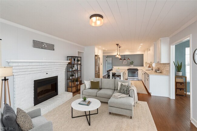 Foto del edificio - 4640 Miles Standish Rd