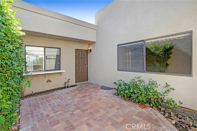 Building Photo - 39856 Narcissus Way