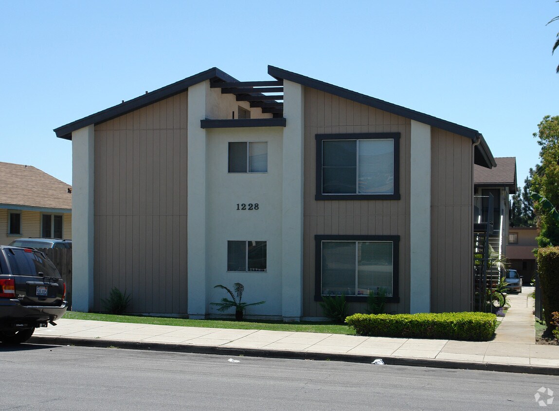 Building Photo - 1228 E Meta St