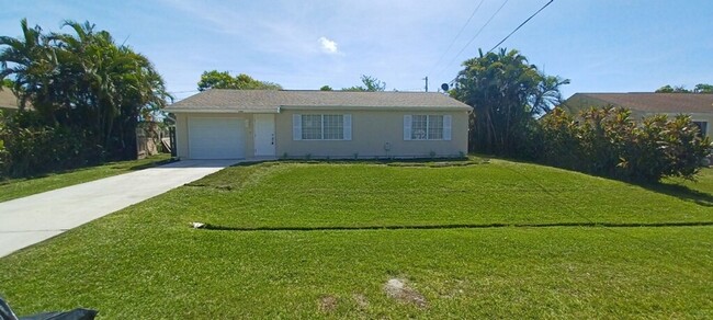 2/2/1 home with a spacious fenced backyard... - 2/2/1 home with a spacious fenced backyard...