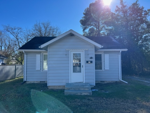 Primary Photo - 906 Johnson St