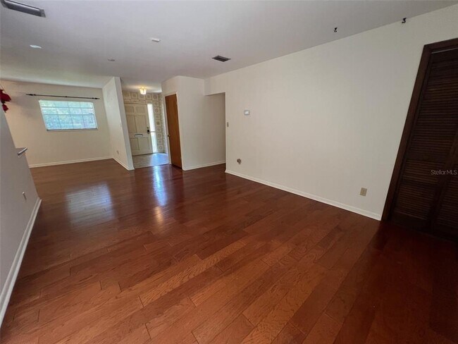 Foto del edificio - 703 NE 5th Pl
