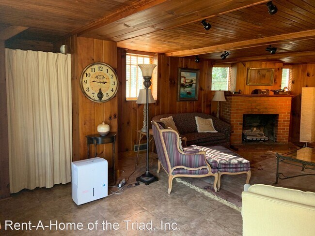 Building Photo - 1 br, 1 bath House - 908 W. Cornwallis Drive