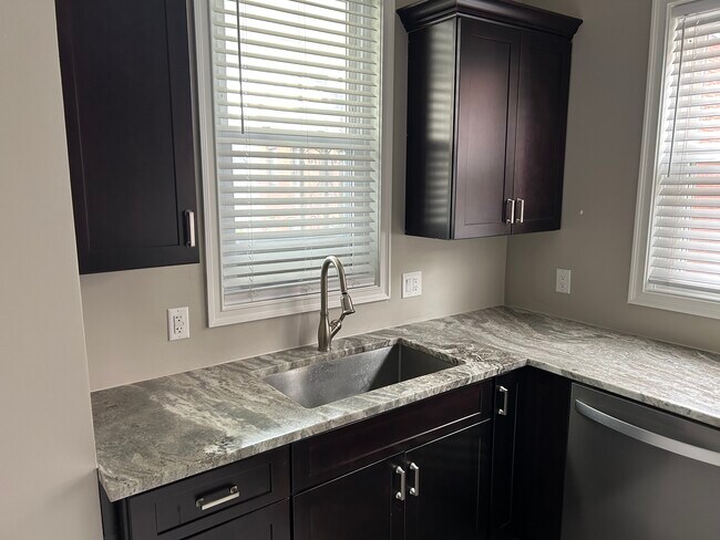 Foto del edificio - 4054 Howley St