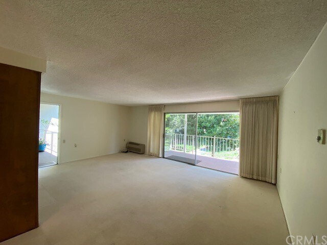 Building Photo - 547 Via Estrada