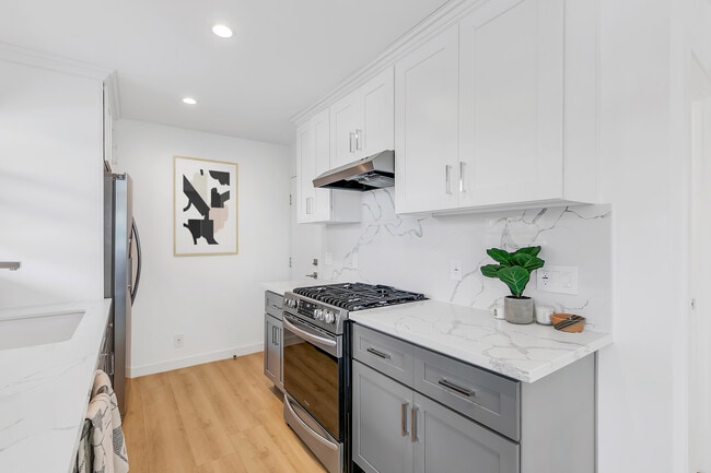Building Photo - 2438 7th St