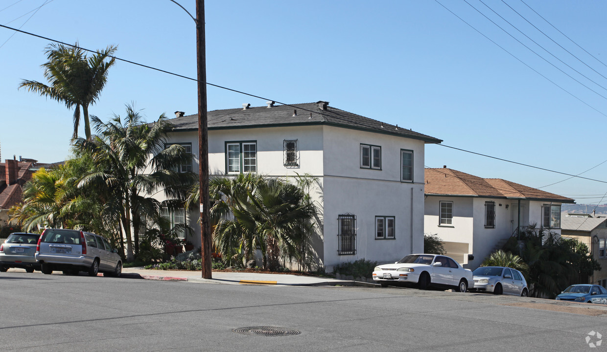 Building Photo - 2148-2164 Albatross St