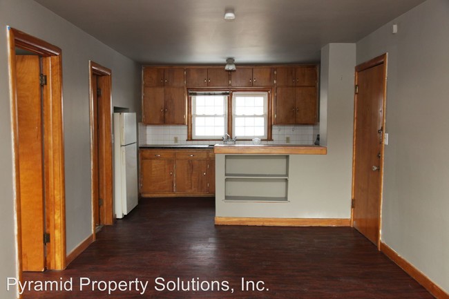 Building Photo - 8 Rock Gln