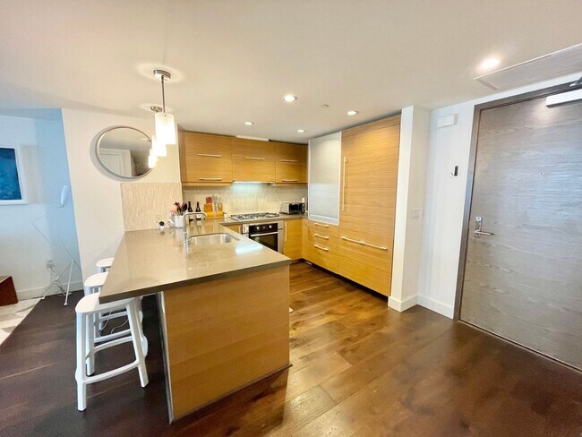Building Photo - Luxurious Condo at Madrone w/Bay, City Views, Balcony, Pool, Parking, Storage -FULLY FURNISHED OP...