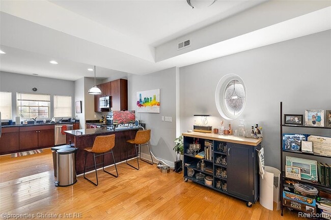 Building Photo - 248 Mack Ave