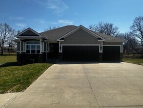 Building Photo - 5310 Crystal Dr