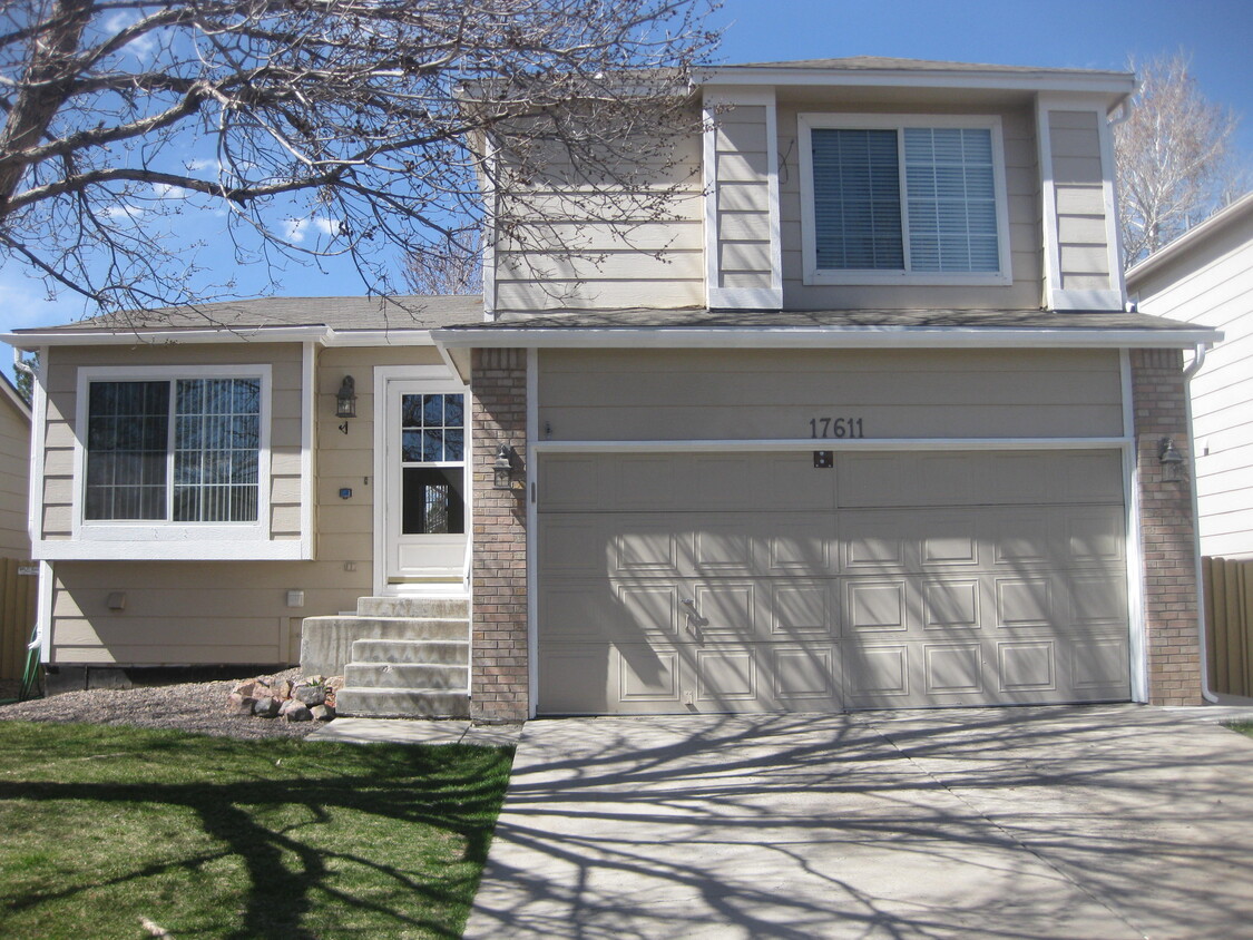 Primary Photo - 17611 Hoyt Pl