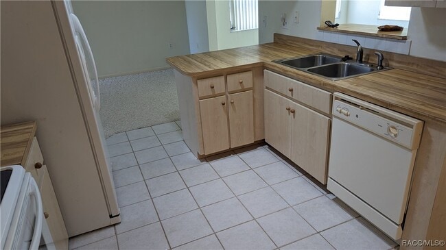 Building Photo - 52 S J Kellner Blvd