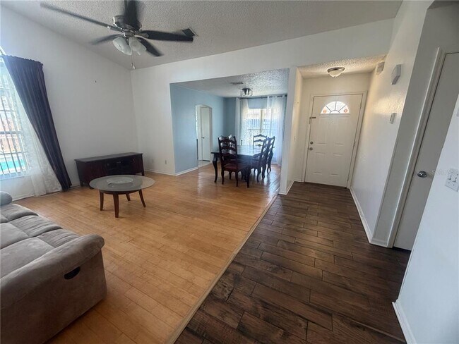 Foto del edificio - 3141 Arrow Dr