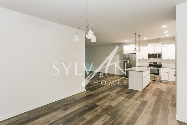 This lovely 4 bedroom, 3 bathroom home is ... - 4
