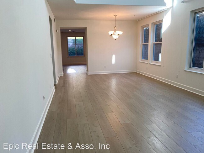 Building Photo - 4 br, 3 bath House - 3520 Bering Drive