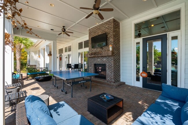 área de entretenimiento al aire libre - Bluewater at Bolton's Landing