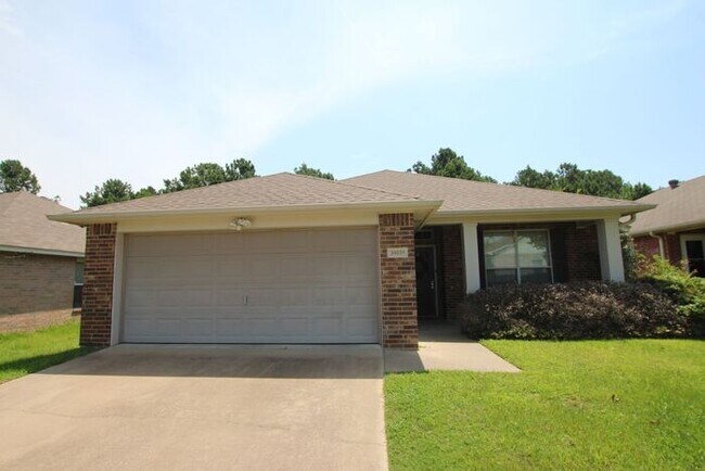 Building Photo - Tour Today! 4 bedroom 2 Bathroom in WHISD!