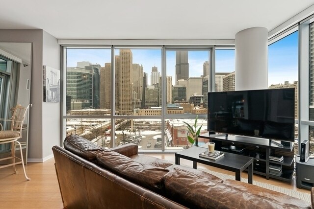 Foto del edificio - 123 S Green St