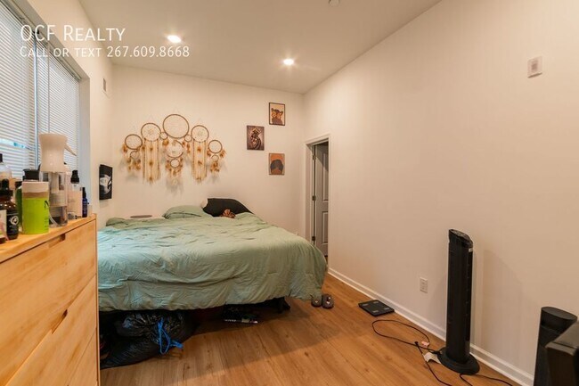 Foto del edificio - Modern Brewerytown Apartment