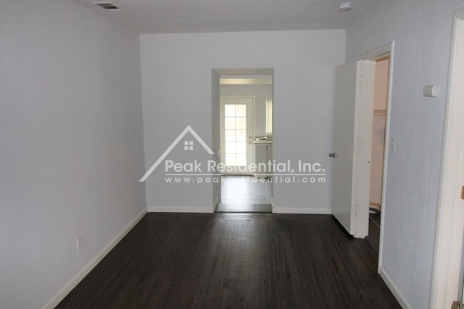 Foto del edificio - Charming Tahoe Park 3bd/1ba Home