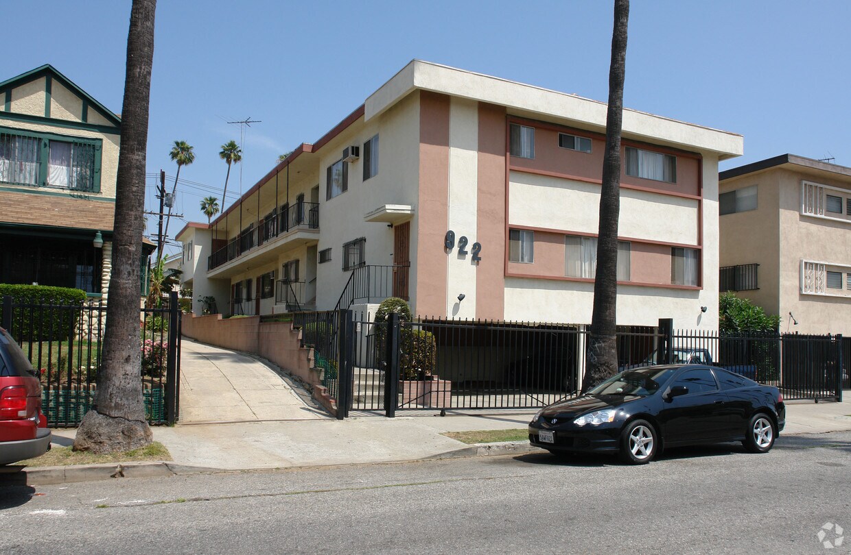 Building Photo - 922 Fedora St